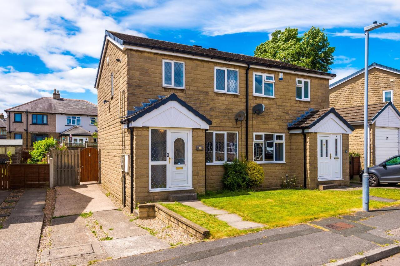 Family Friendly 3-Bed Home With Free Parking On Site Huddersfield Kültér fotó