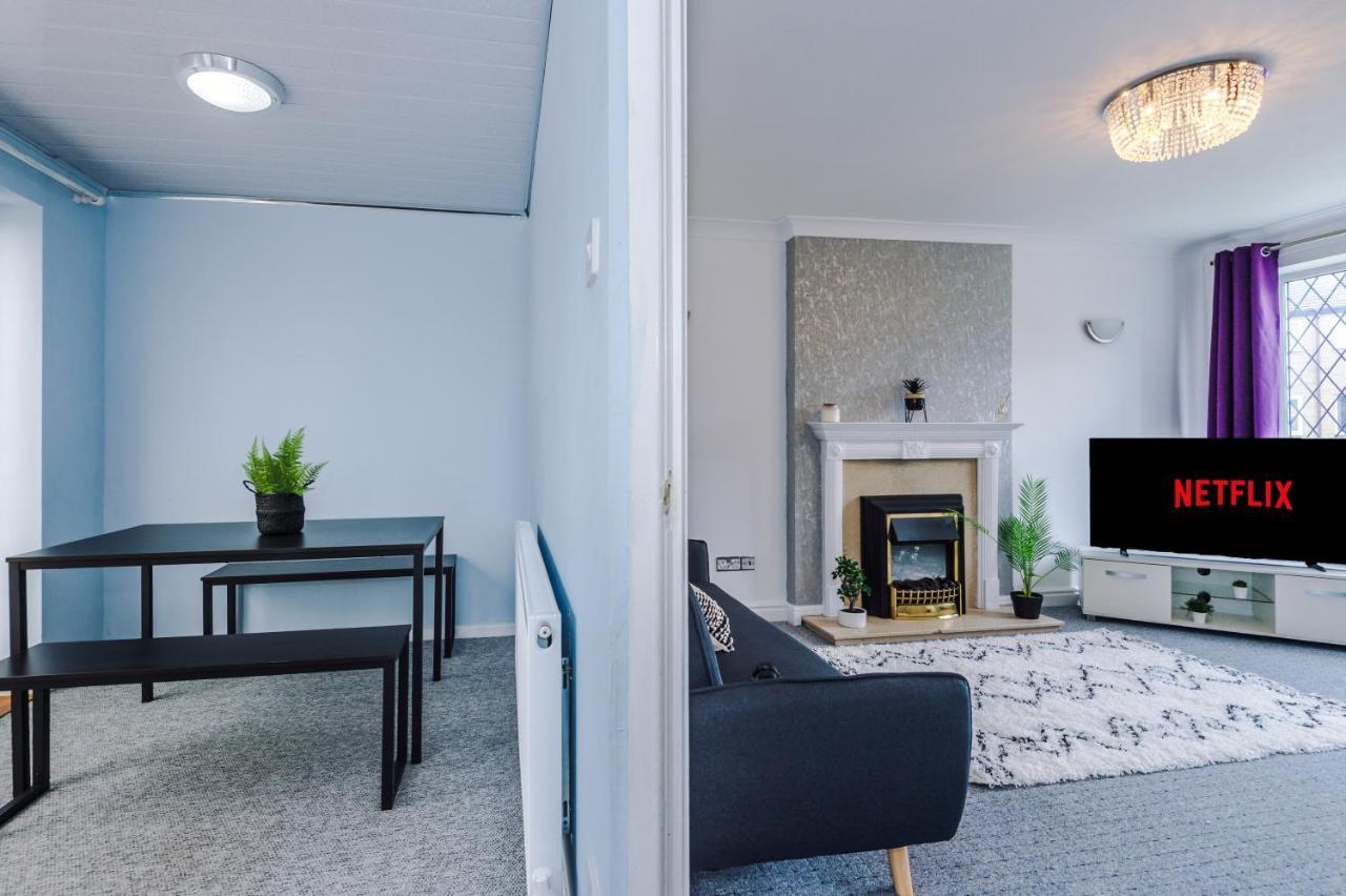 Family Friendly 3-Bed Home With Free Parking On Site Huddersfield Kültér fotó